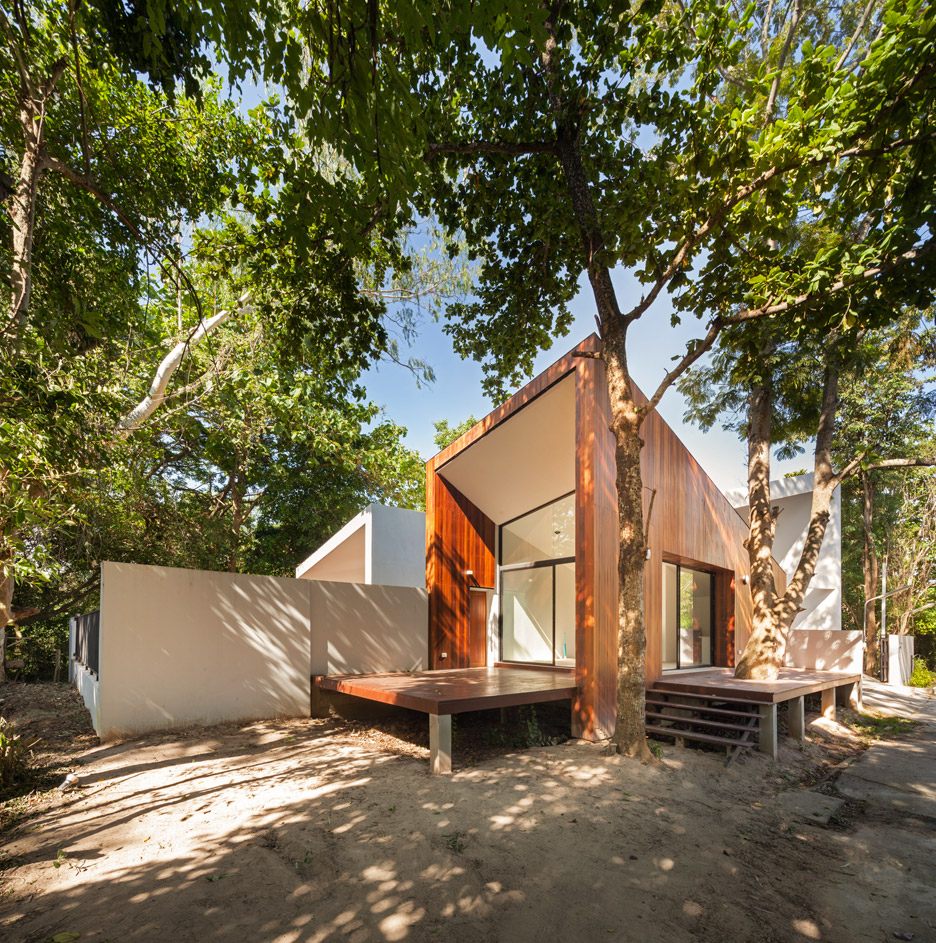 Baan-Rim-Kao_EKAR_Thailand_house_coffee-shop_music-school_dezeen_936_24