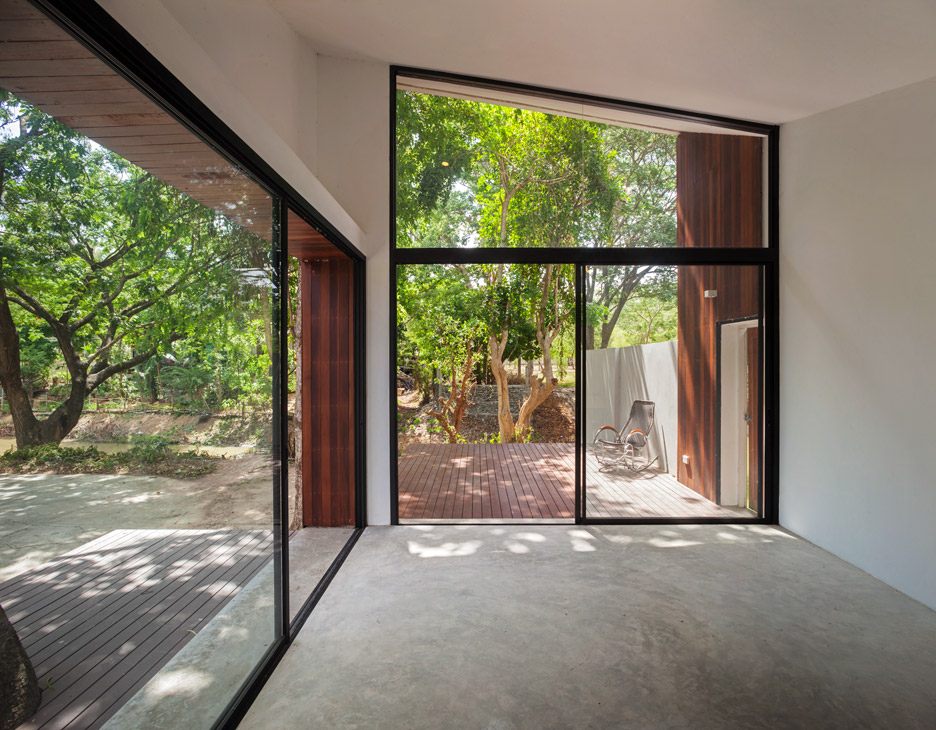 Baan-Rim-Kao_EKAR_Thailand_house_coffee-shop_music-school_dezeen_936_28