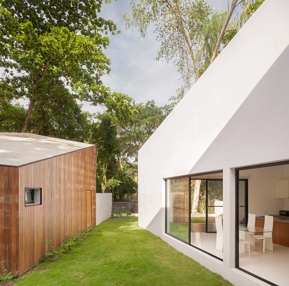 Baan-Rim-Kao_EKAR_Thailand_house_coffee-shop_music-school_dezeen_936_29