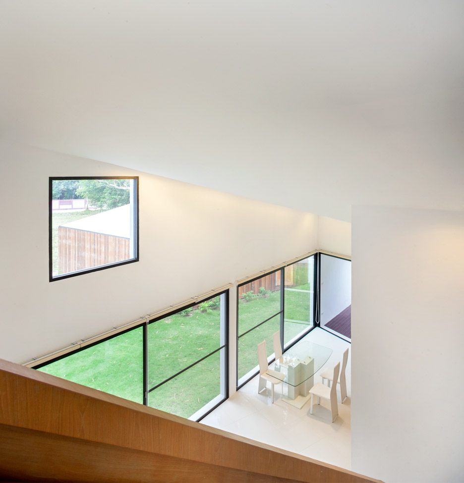 Baan-Rim-Kao_EKAR_Thailand_house_coffee-shop_music-school_dezeen_936_36